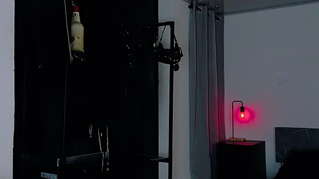 Angelabl0odborne online show from April 7, 9:48 pm