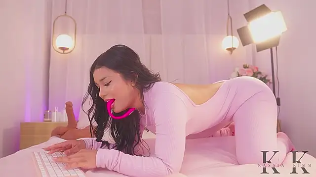 kassia kim online show from April 9, 6:13 am