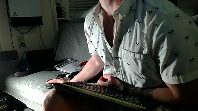 Luv2SuckBWC92 online show from November 23, 5:18 am