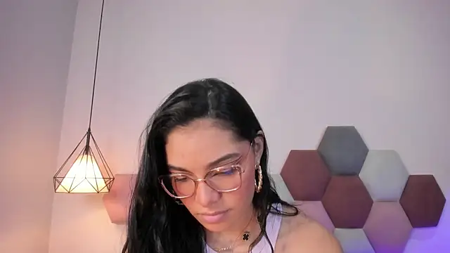 LunaAspen  online show from March 9, 6:01 pm