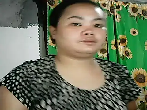 Snapshot of CreamyPussy4uxx chatting on October 29, 8:10 pm CreamyPussy4uxx online show from October 29, 8:10 pm