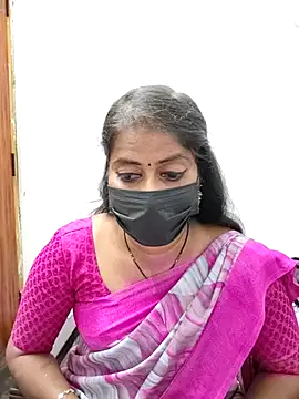 Snapshot of tamil_Sigappu_Roja chatting on April 22, 1:01 pm tamil Sigappu Roja online show from April 22, 1:01 pm
