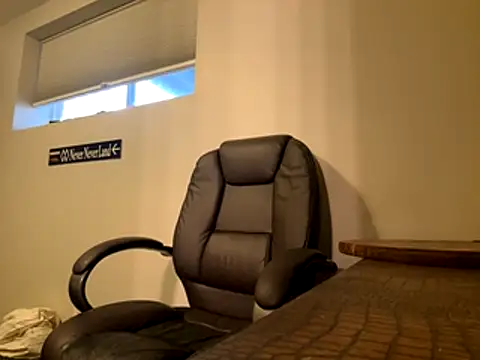 Hungboxer69 online show from November 1, 9:50 pm