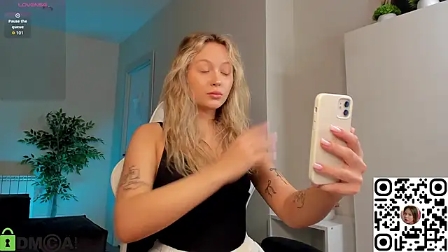 Snapshot of Margo-pvt chatting on September 21, 12:12 am Margo-pvt online show from September 21, 12:12 am