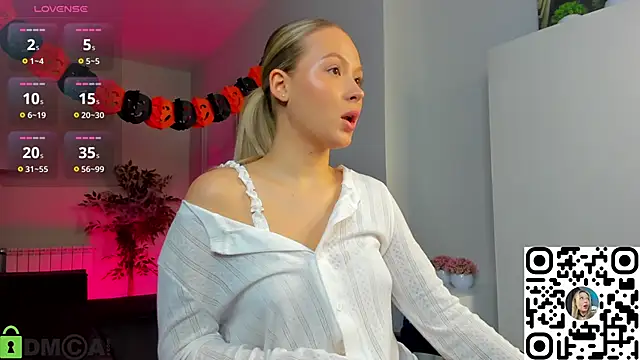 Snapshot of Margo-pvt chatting on October 29, 1:08 am Margo-pvt online show from October 29, 1:08 am