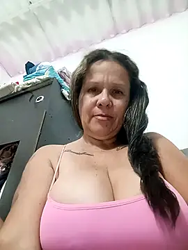 Snapshot of SinisterBabe chatting on October 28, 12:03 am SinisterBabe online show from October 28, 12:03 am