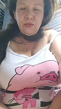 Snapshot of SinisterBabe chatting on May 19, 11:38 am SinisterBabe online show from May 19, 11:38 am