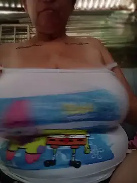 Snapshot of SinisterBabe chatting on June 2, 11:23 am SinisterBabe online show from June 2, 11:23 am