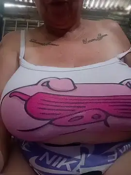 Snapshot of SinisterBabe chatting on June 3, 1:03 pm SinisterBabe online show from June 3, 1:03 pm