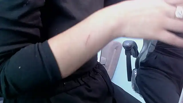 victoria hernandez t  online show from November 6, 12:50 pm