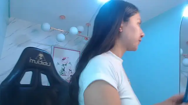 victoria hernandez t  online show from April 10, 1:05 pm