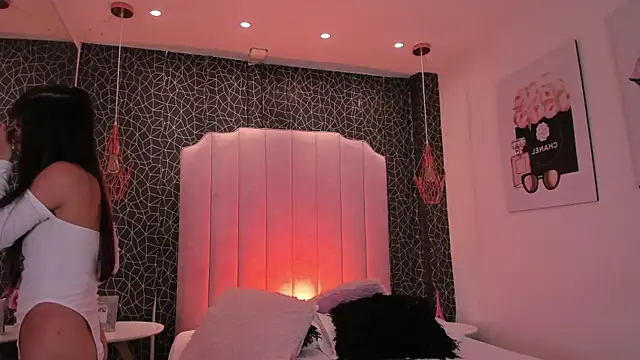 TifannyWolf  online show from September 9, 6:24 am