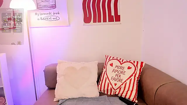 kissme cutie online show from July 1, 5:45 pm