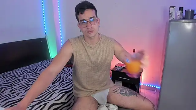 CamCumBoy online show from September 17, 10:06 am