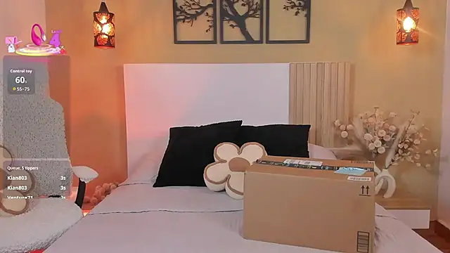 Snapshot of Camila_Bustamante chatting on November 12, 6:19 pm Camila Bustamante online show from November 12, 6:19 pm