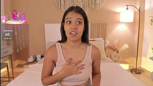 Snapshot of Camila_Bustamante chatting on February 3, 3:06 pm Camila Bustamante online show from February 3, 3:06 pm