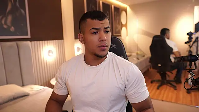 Thiago Valente online show from October 1, 12:44 pm