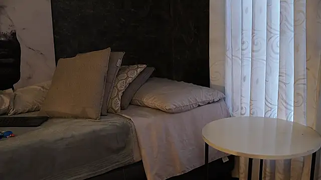 Thiago Valente online show from October 11, 1:09 pm