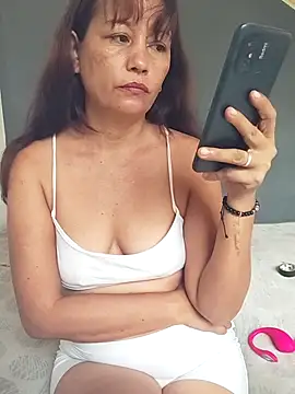 Snapshot of marinita13 chatting on February 18, 12:56 pm marinita13 online show from February 18, 12:56 pm