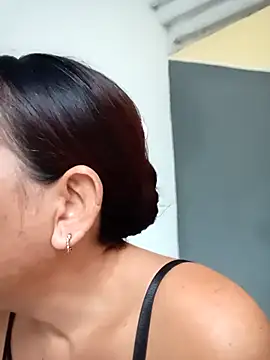 Snapshot of marinita13 chatting on February 21, 2:07 pm marinita13 online show from February 21, 2:07 pm