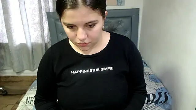 Snapshot of sarah_aguilar chatting on April 28, 2:55 pm sarah aguilar online show from April 28, 2:55 pm