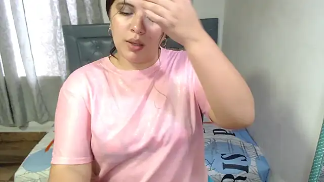 Snapshot of sarah_aguilar chatting on May 9, 5:29 pm sarah aguilar online show from May 9, 5:29 pm