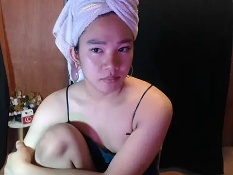 Snapshot of slut_clio chatting on August 4, 7:00 am slut clio online show from August 4, 7:00 am