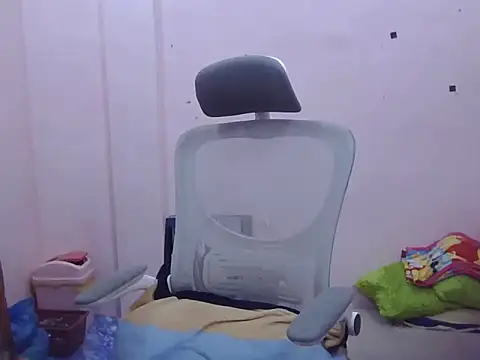 Snapshot of WildPussy4uxx chatting on November 16, 6:24 pm WildPussy4uxx online show from November 16, 6:24 pm