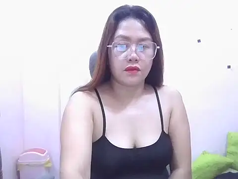 Snapshot of WildPussy4uxx chatting on November 25, 5:07 am WildPussy4uxx online show from November 25, 5:07 am