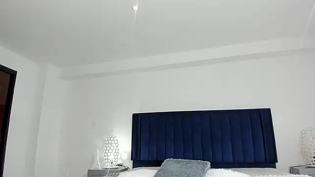 Snapshot of RedAngel1- chatting on November 28, 5:15 pm RedAngel1- online show from November 28, 5:15 pm