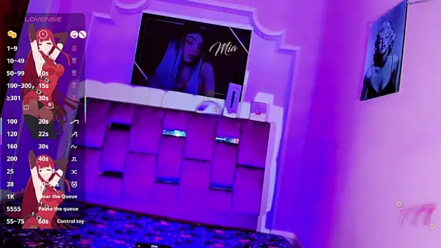 Snapshot of LADY-HOT-SEXY- chatting on June 3, 11:10 pm LADY-HOT-SEXY- online show from June 3, 11:10 pm