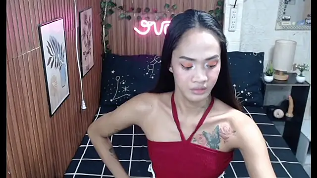 XTsYassyHot69X online show from July 9, 6:45 pm