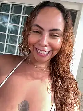 Snapshot of Chloe_Leaozinho chatting on November 2, 6:32 pm Chloe Leaozinho online show from November 2, 6:32 pm