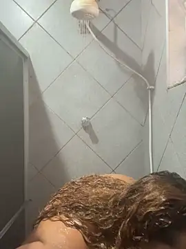 Chloe Leaozinho online show from March 28, 3:00 pm