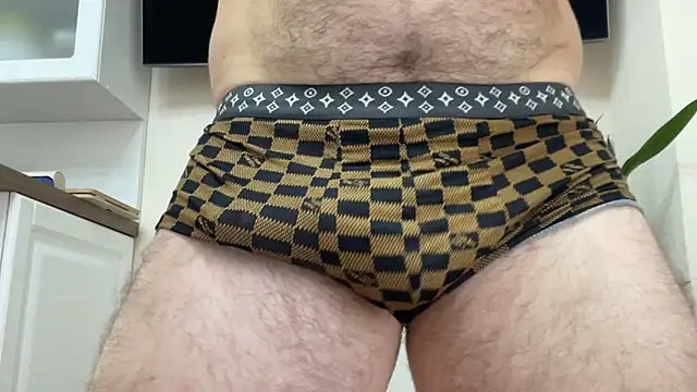 BrianJohnson  online show from November 2, 7:33 am