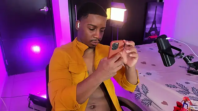 Snapshot of andyadan chatting on November 4, 10:14 am andyadan online show from November 4, 10:14 am