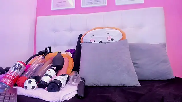 Willow Wright online show from March 11, 2:23 pm