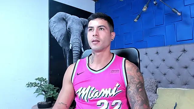 andres-clark92 online show from October 25, 6:02 pm