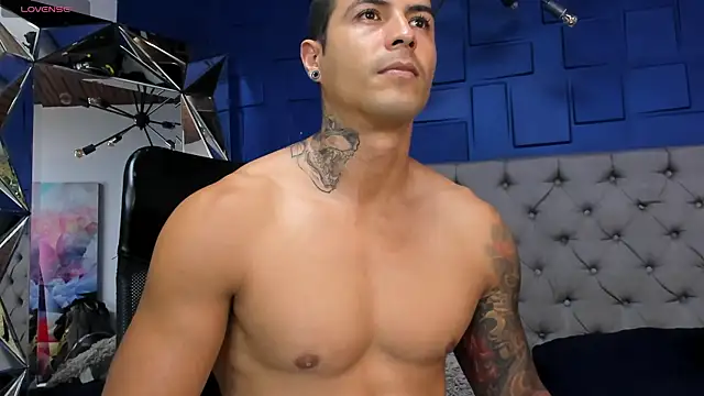 Snapshot of andres-clark92 chatting on July 5, 7:10 pm andres-clark92 online show from July 5, 7:10 pm