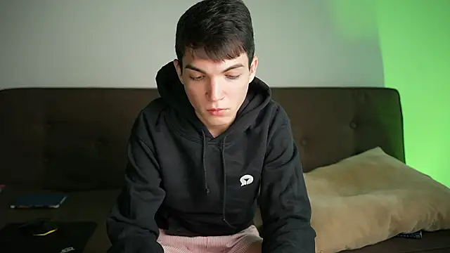 Snapshot of MattyandAiden chatting on February 18, 5:09 pm MattyandAiden online show from February 18, 5:09 pm