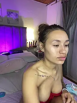 juliana-mancini online show from March 11, 10:10 am