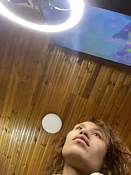 juliana-mancini online show from April 15, 10:22 am