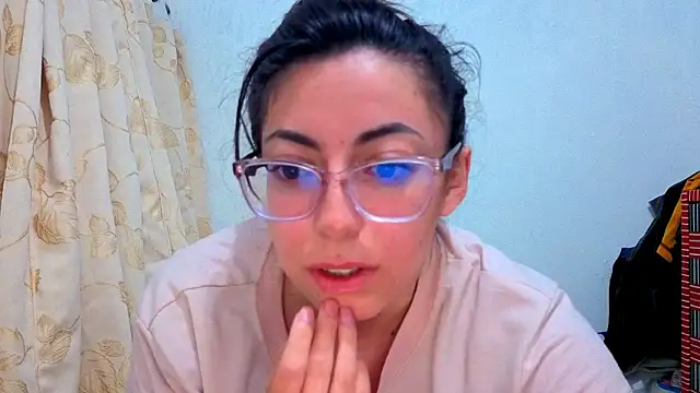 Snapshot of Miranda_sexlove_ chatting on November 26, 5:25 pm Miranda sexlove online show from November 26, 5:25 pm