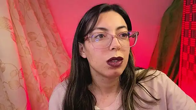 Snapshot of Miranda_sexlove_ chatting on December 15, 7:34 am Miranda sexlove online show from December 15, 7:34 am