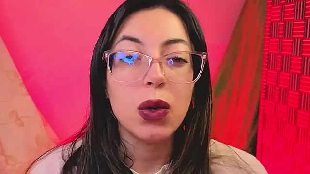 Snapshot of Miranda_sexlove_ chatting on December 18, 7:36 am Miranda sexlove online show from December 18, 7:36 am