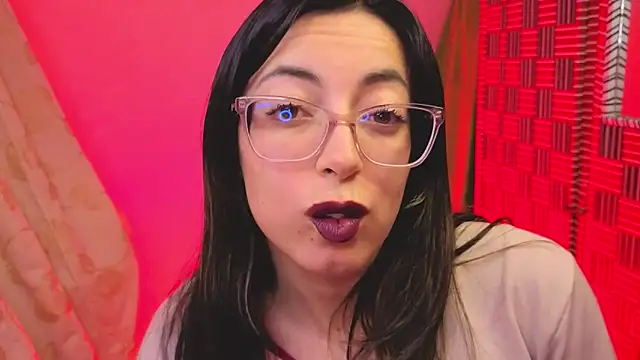 Snapshot of Miranda_sexlove_ chatting on December 19, 7:37 am Miranda sexlove online show from December 19, 7:37 am