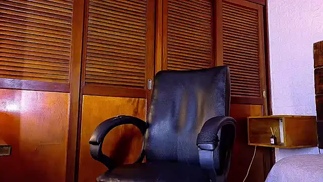 ALANNFERRER online show from December 1, 10:20 am