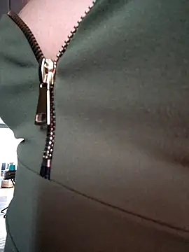 katieforest online show from February 27, 2:10 am