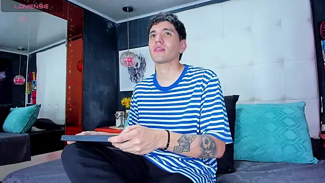 Matteo12  online show from October 22, 3:18 am