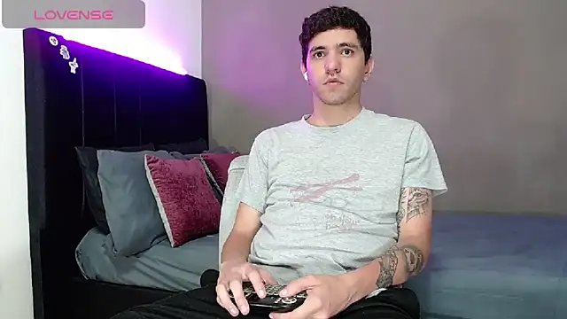 Matteo12  online show from February 22, 3:40 am